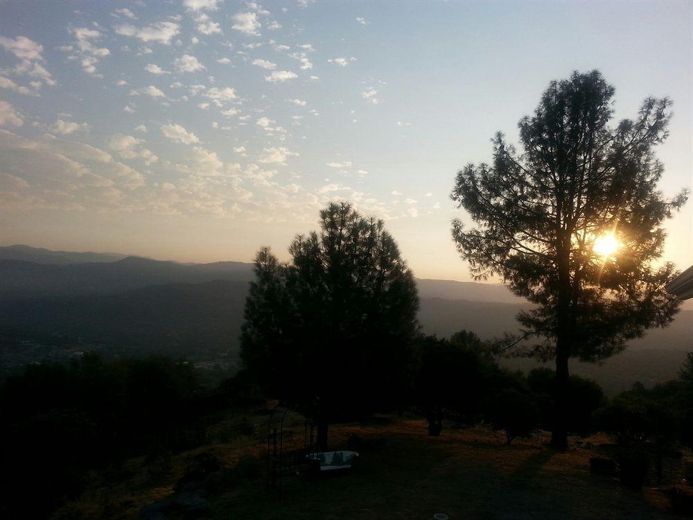 Yosemite Sierra View Bed & Breakfast Oakhurst Exteriör bild